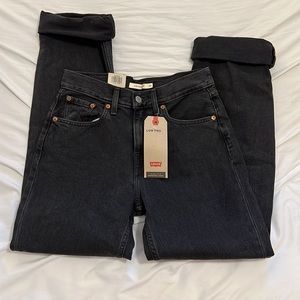 NWT Levi’s low pro black